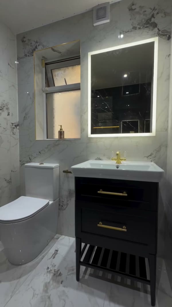 Marble bathroom · black & gold
